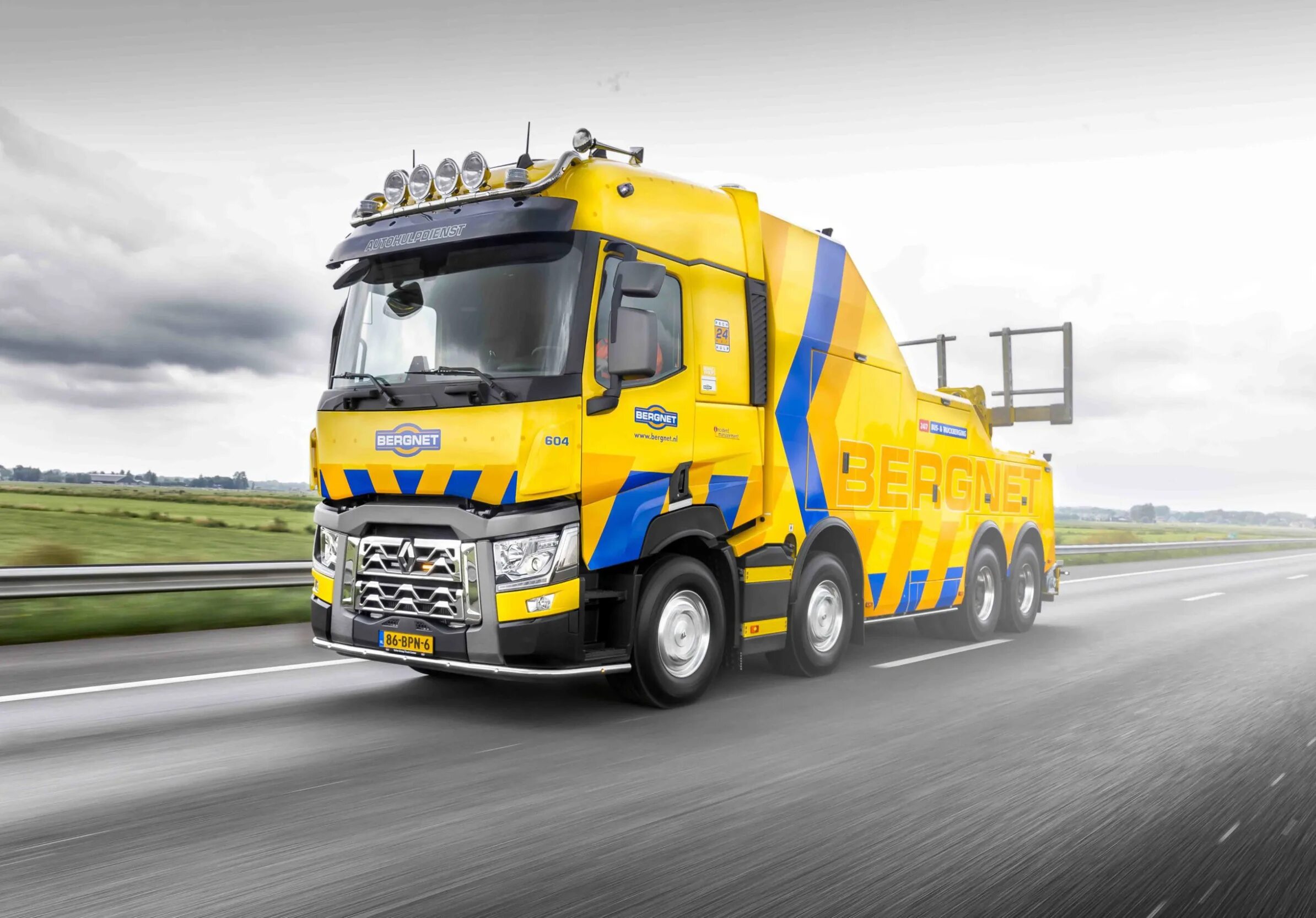 Рено логан грузовик. Renault t 4x2. Рено премиум трак. Грузовой автомобиль renault. Грузовой автомобиль renault.