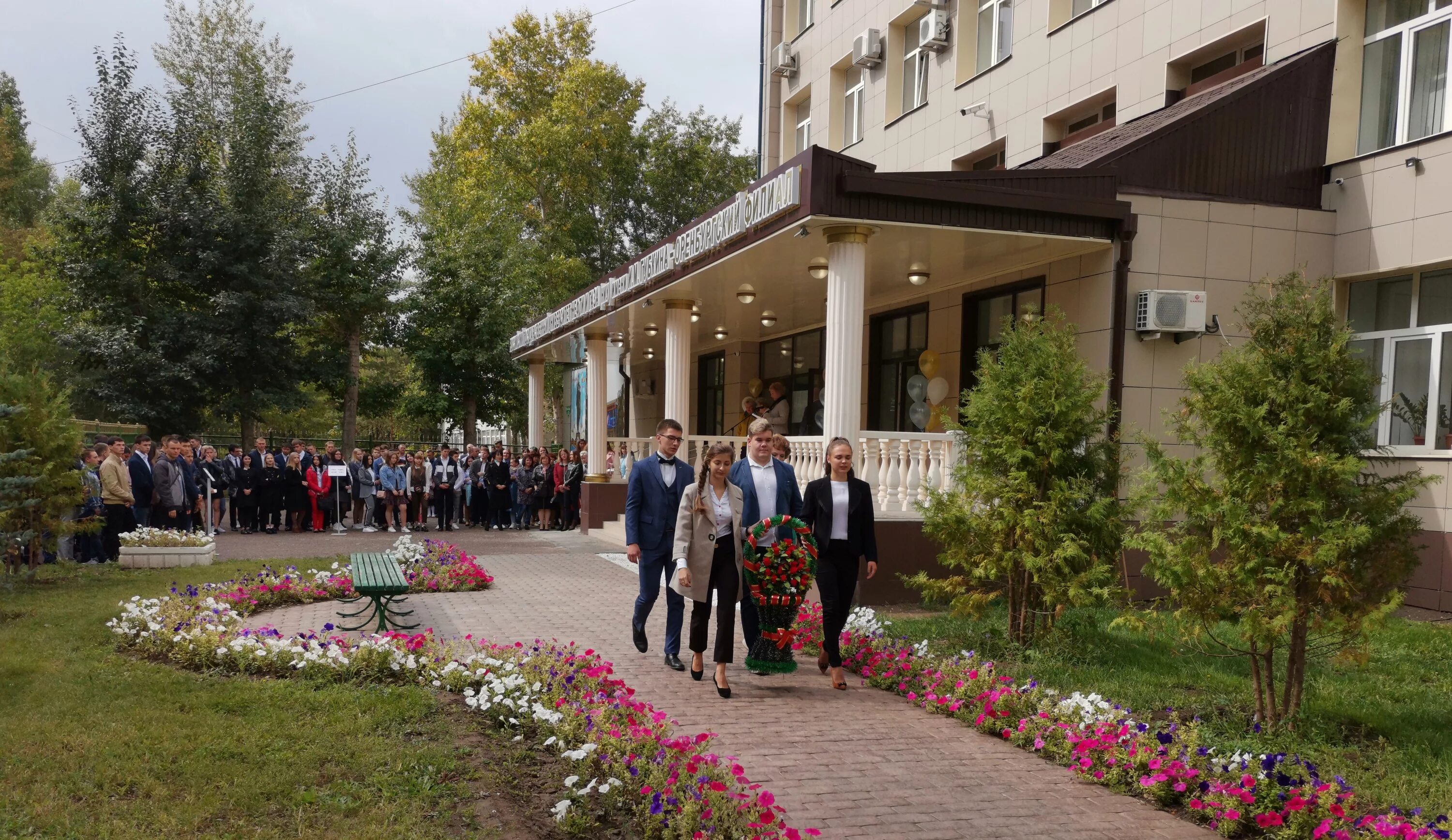 нефти газа губкина оренбург. губкина оренбург. губкина внутри. институт нефти и газа губкина. губкина нефти и газа оренбург.