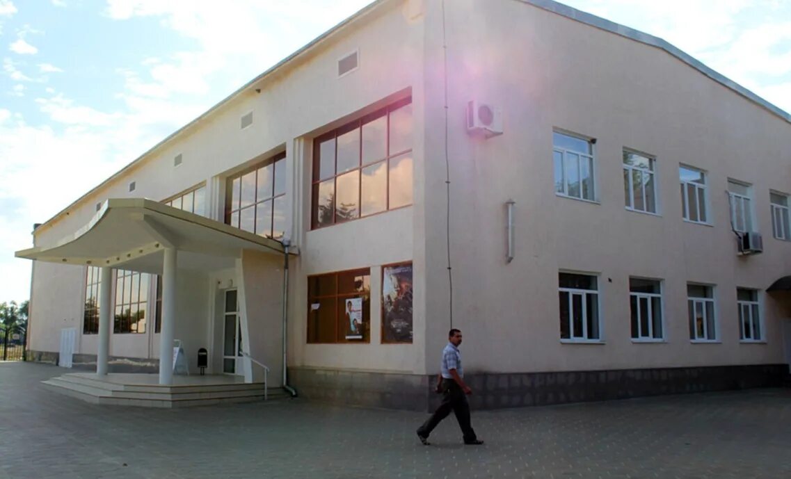 Церковь покрова пресвятой богородицы покровское ростовская область. Морозовск парк. Станица морозовская. Садик жемчужинка морозовск. Станица морозовская.