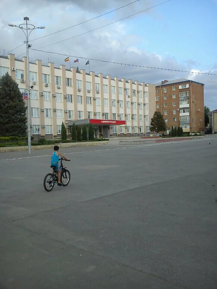 Сальск улица ленина. Администрация Сальского городского. Сальский р-н, Сальск, ул. Ленина. Ленина 15 Сальск. Ленина 21 Сальск.