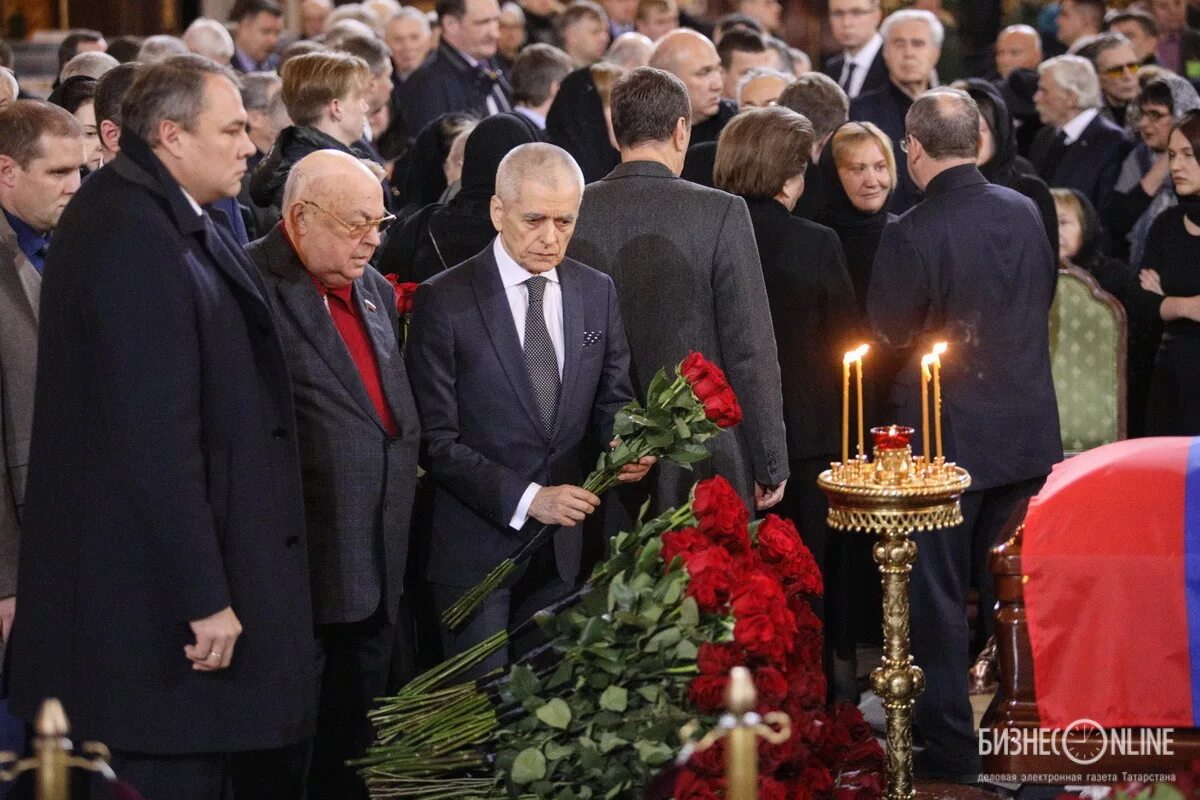 Прощание сегодня в москве. Церемония прощания с дугиной. Церемония прощания с дугиной. Мягков похороны. Прощание с владимиром этушем.