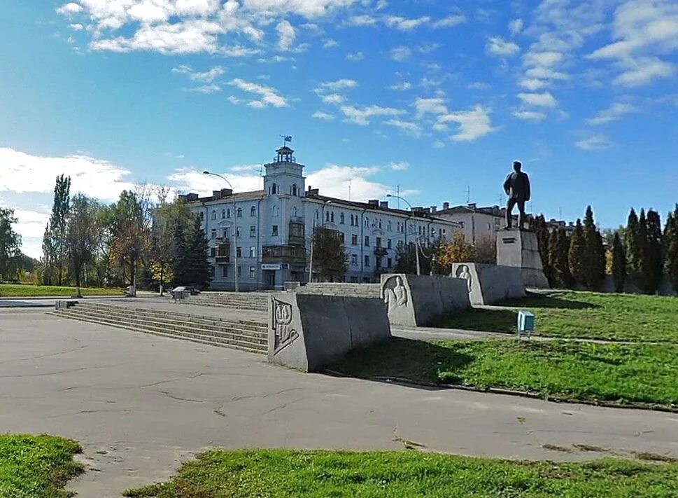 Памятник фрунзе во владимире. Площадь фрунзе. Площадь фрунзе старый саратов. Площадь фрунзе. Памятник фрунзе во владимире.