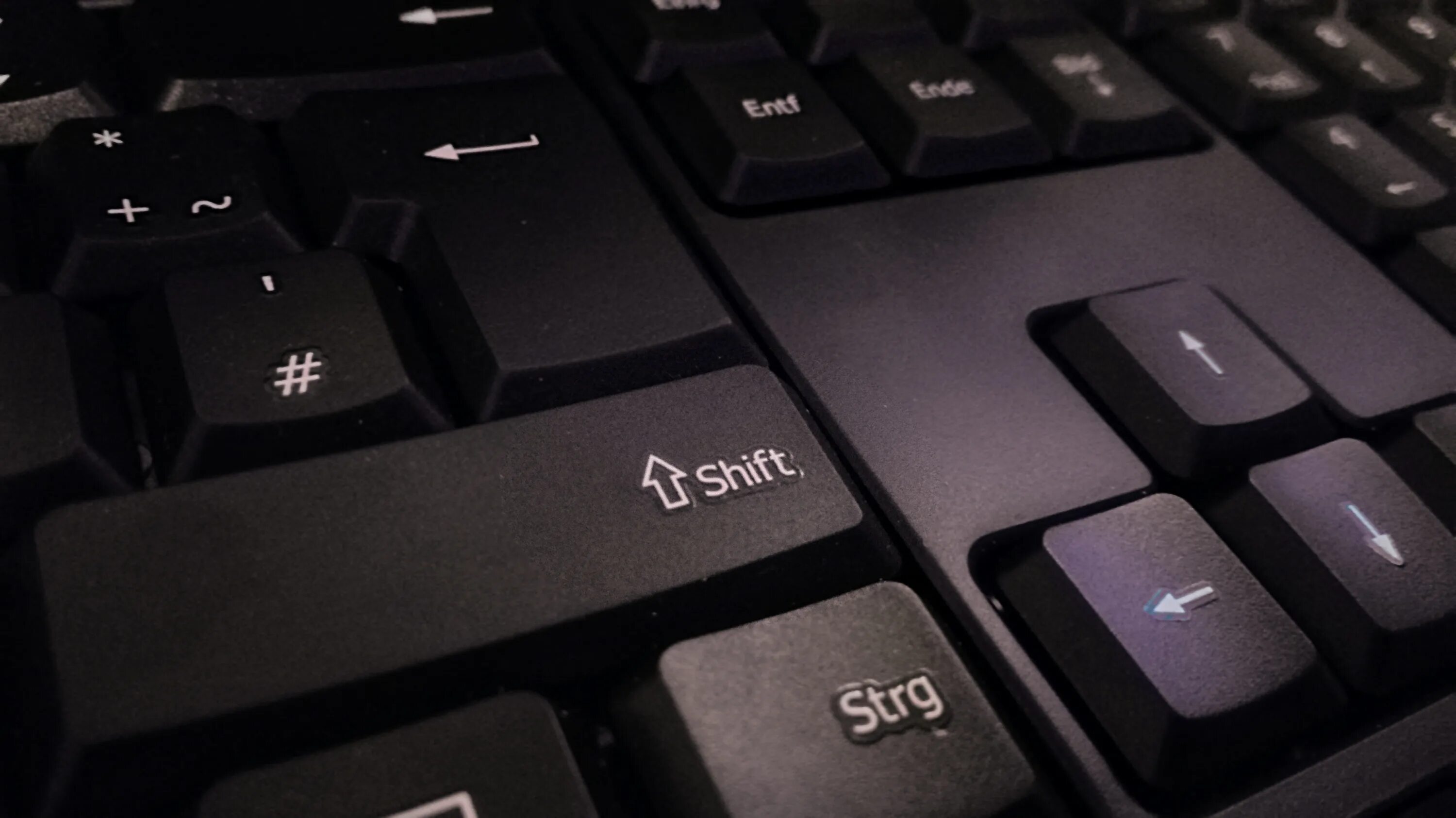 Shift на клавиатуре Windows 10. Shift (клавиша). Кнопка шифт на клавиатуре. Клавиша Shift на клавиатуре компьютера.