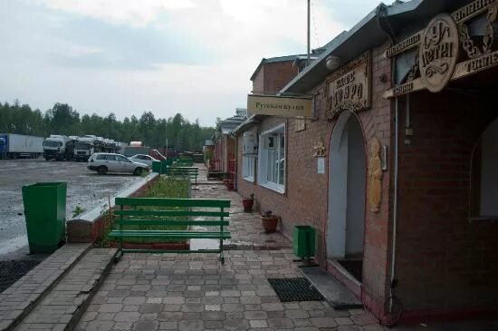 Алзамай у петра. Придорожный комплекс паллада алзамай. Мотель у петра алзамай. Алзамай гостиница. Придорожный комплекс паллада алзамай.