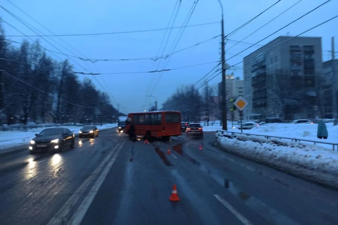 09 февраля 2024 года. Авария на проспекте Ленина Нижний Новгород. ДТП Автозаводский район. ДТП пр Ленина Нижний Новгород вчера. Нижний Новгород февраль.