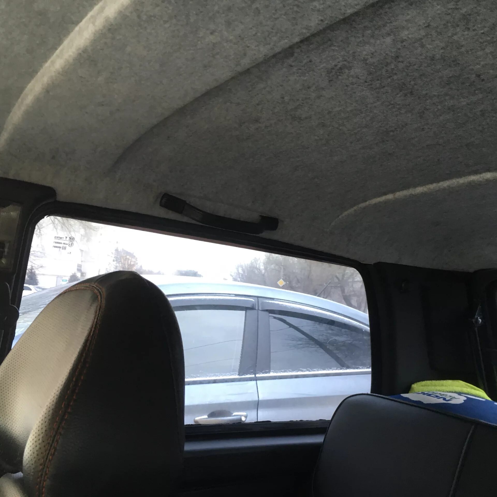 Жёсткий потолок на ниву 21214. Обивка потолка жесткая ваз 21213. Потолок ваз 21213 жесткий. Потолок 21214. Потолок 21214.