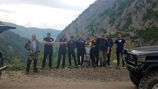 Роза ветров северная осетия. Предгорье казбек осенью. Представители осетинов. Алан битаров. Арчегов казбек.