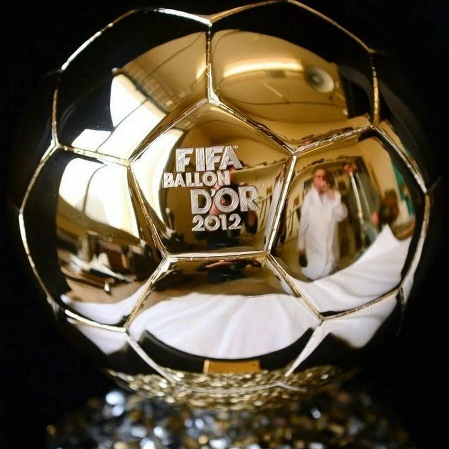 Самой дорогой мяч. «Золотой мяч» France Football (1956–. Золотой мяч ФИФА. Пирло золотой мяч 2012. Самый дорогой мяч.