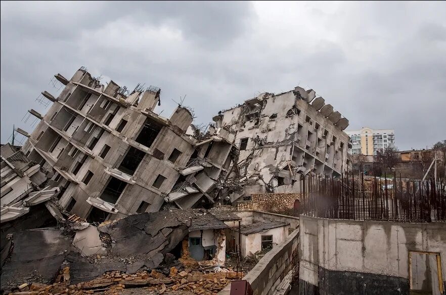 Землетрясение в севастополе. Разрушенное здание. Разрушенный дом. Разрушенный многоэтажный дом. Разрушенные здания в России.