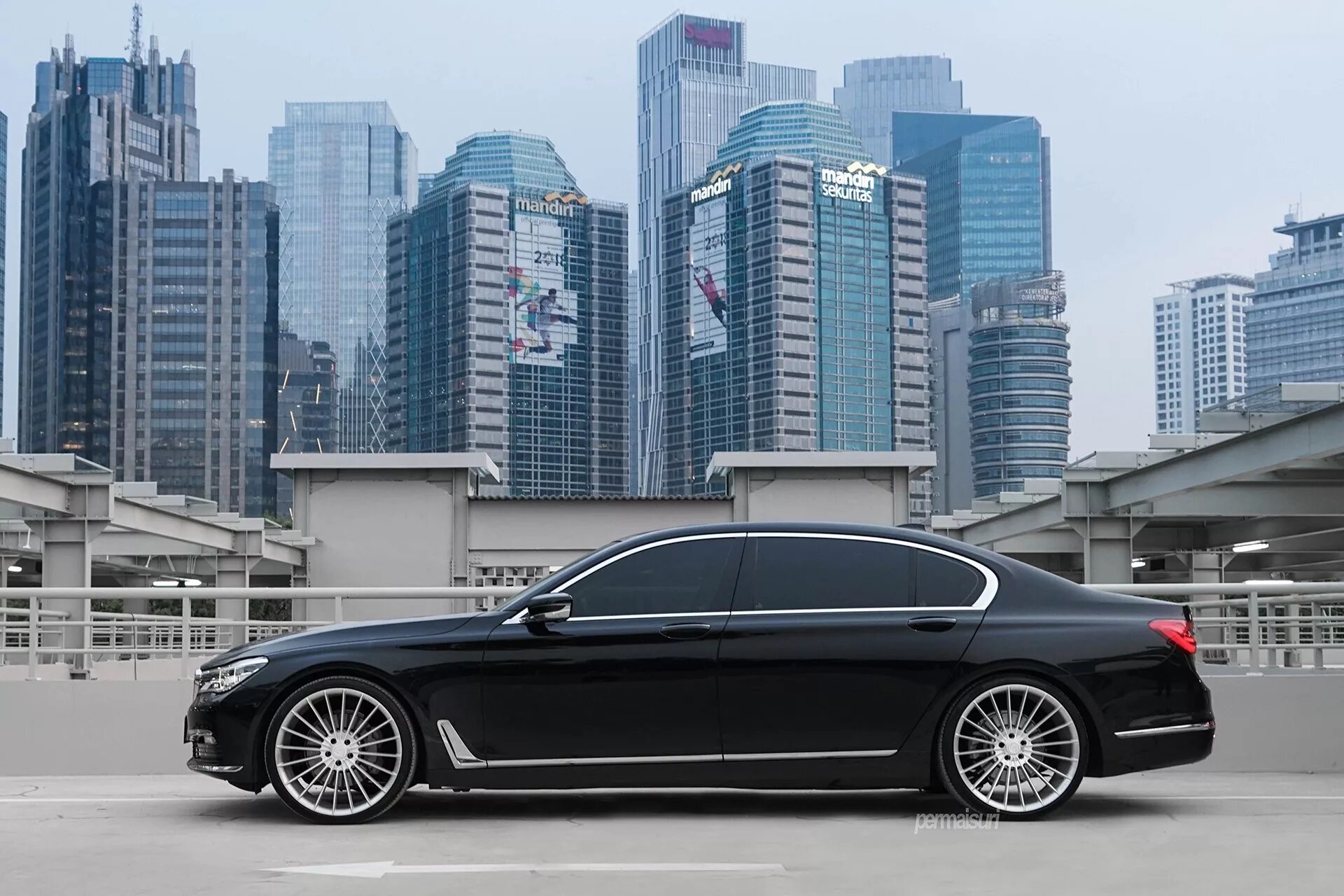 Bmw 7 тюнинг. BMW 7 Series g11. BMW 750li f02 Black. BMW 7 Series g11/g12. BMW 7 g11 g12 черная.