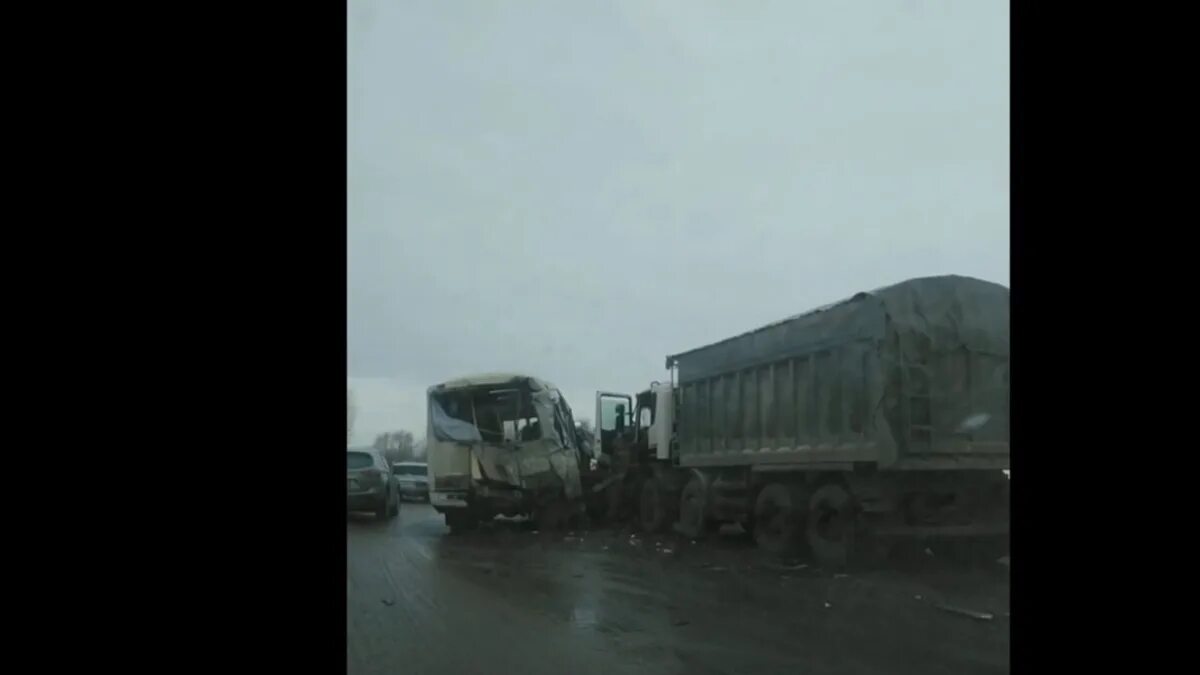 Диверсия под самарой. Авария на м5 под Самарой 22.02.2023. ДТП красный Яр апрель 2023 Самарская область. ДТП на трассе м5 1 числа под Самарой красный Яр. ДТП красный Яр Самарская область сегодня.