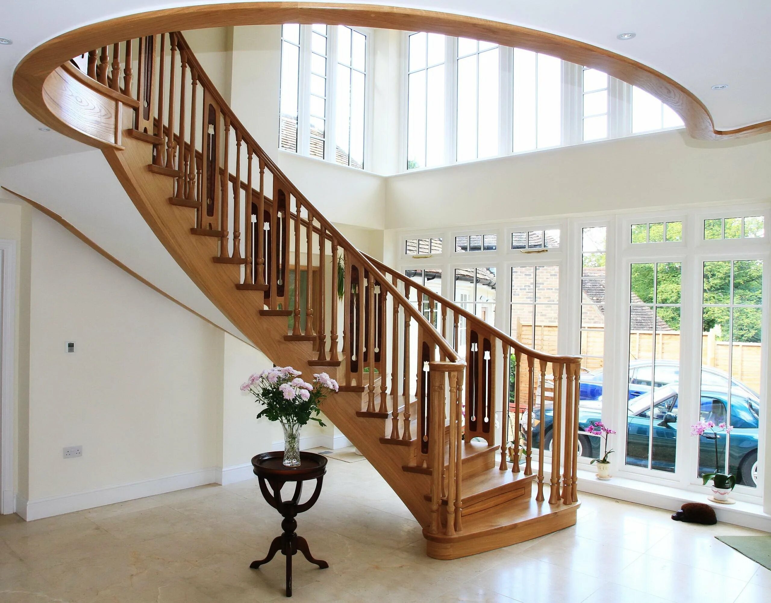 Лестница. Шикарные деревянные лестницы. Красивые деревянные перила. Лестница для дома. Комбинированные лестницы.