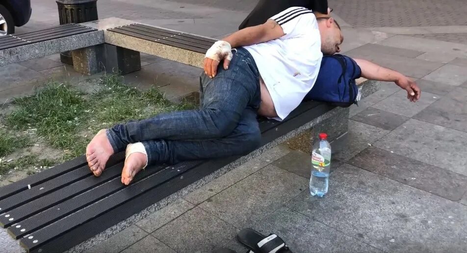 Алкаши в питере. Алкаши в питере