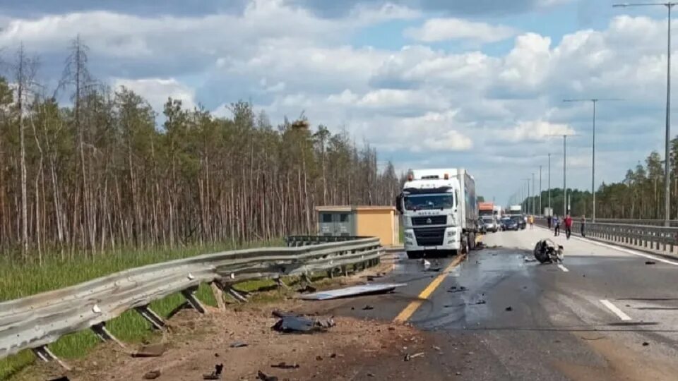 М11 новгородская область. ДТП м11 Новгородская область. Трасса. Трасса м10. Фура на трассе.