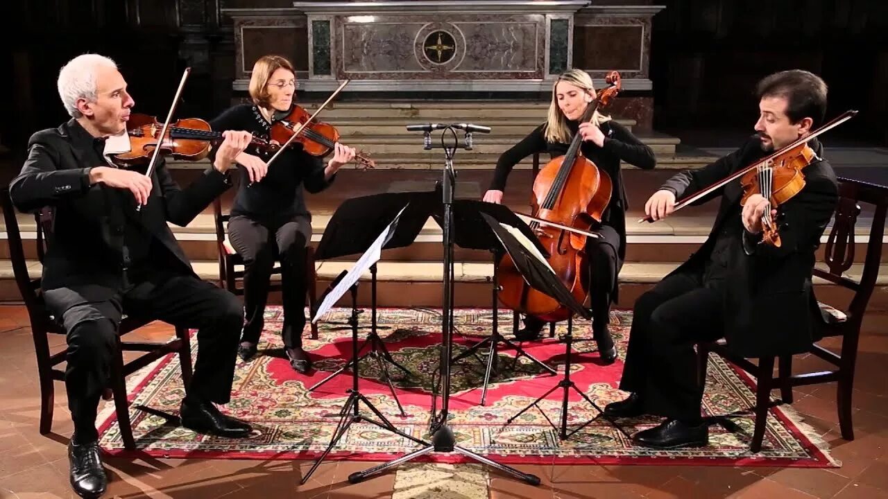 Моцарт первый струнный квартет. Моцарт квартет номер 15. Квартет разумовского. Струнный квартет моцарт. Струнный квартет моцарт.