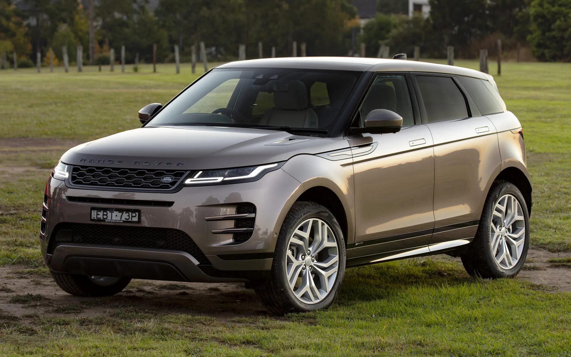 Рендж ровер эвок 2019. Range rover evoque 2019. Range rover evoque 2019 салон. Land rover range rover evoque (2019) dynamic. Land rover range rover evoque 2020.