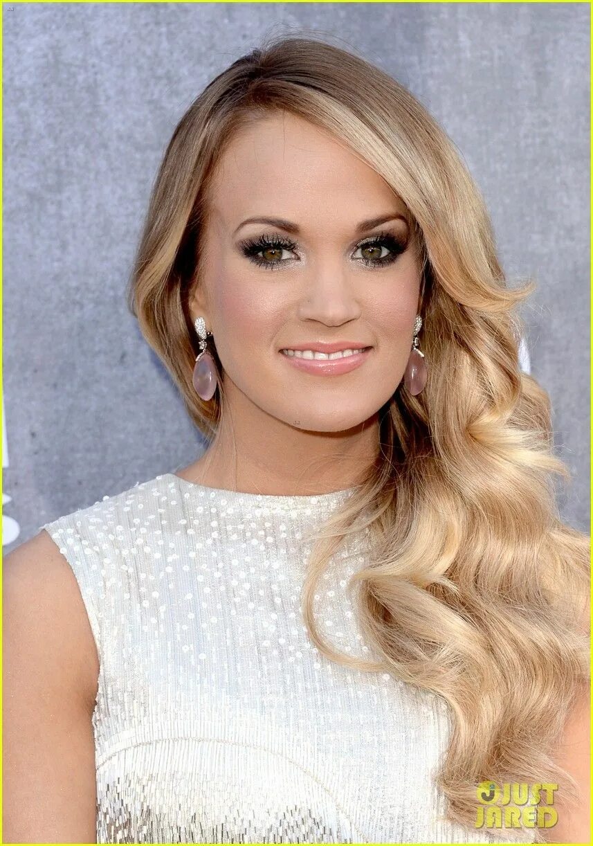 Cool blondes. Кэрри Андервуд. Carrie Underwood американская певица. Кэрри Андервуд цвет глаз. Цвет волос молочный блонд.