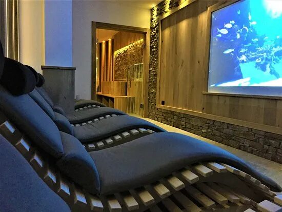 Когда погода не радует, самое время заглянуть в Relaxcinema :) У нас Вы можете: 