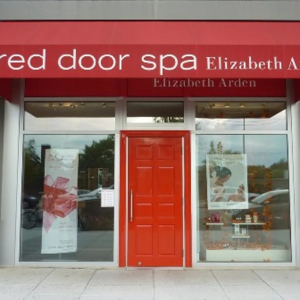 Где красненькая. Elizabeth Arden Red Door. Red Door Salon Элизабет Арден. The Door красный. Elizabeth Arden Red Door Salon.