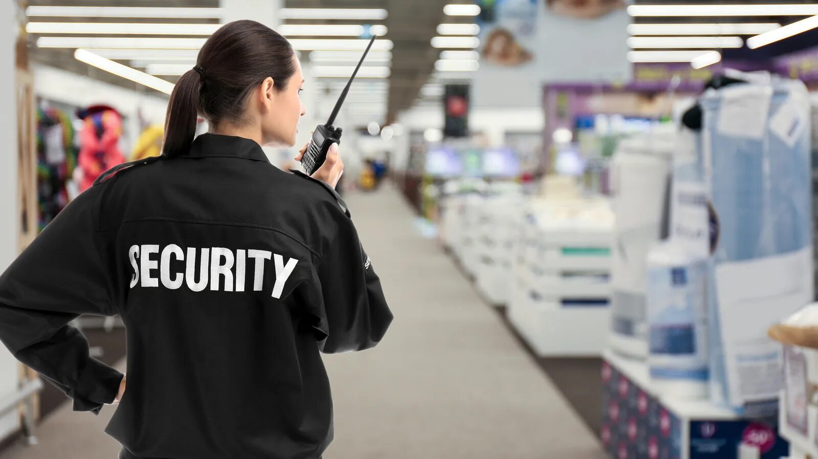 Performance security. Охрана торговых центров. охранник торгового зала. охранник в торговом центре. security guard in a shop.