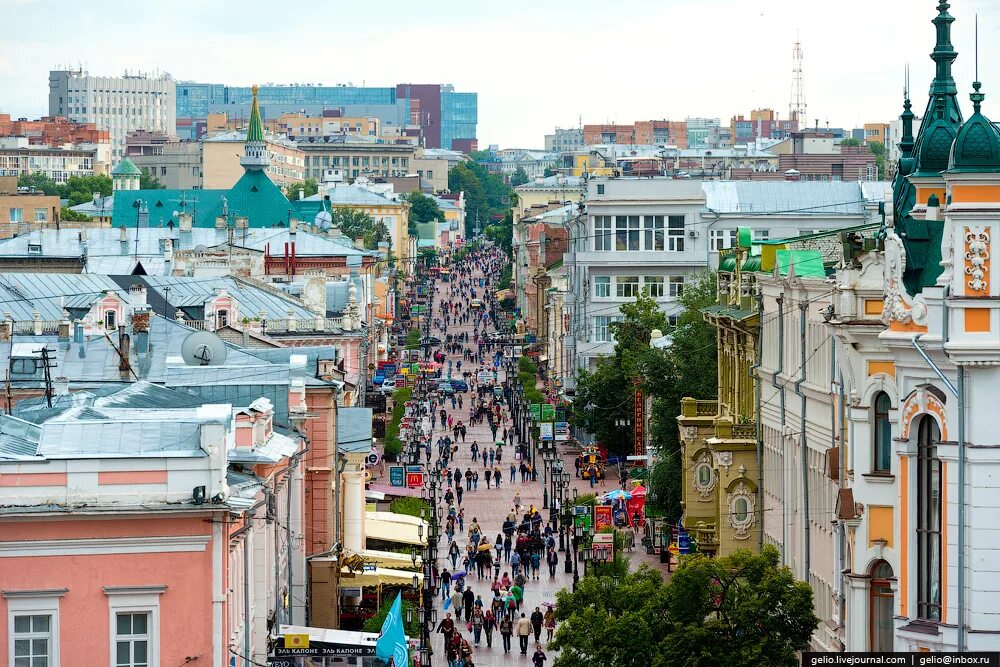 Нижний новгород особенности города. Покровская улица Нижний Новгород. Большая Покровская улица в Нижнем Новгороде. Покровка Нижний Новгород с высоты. Нижний Новгород большая Покровка летом.