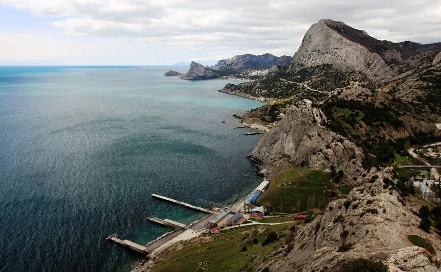 Судак адмиральская. Горсовет Судак. Судак крепость пляж. Судак Приморская 30а. Капсей Судак.