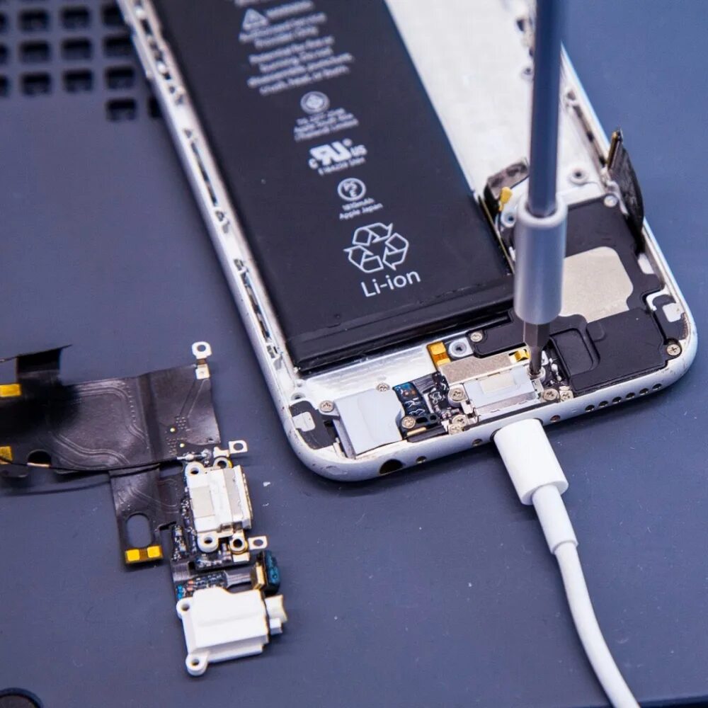 Iphone 13 Pro charge Port. Iphone 6s Charger. Разъём зарядки iphone 13. Порт зарядки айфон 6s.