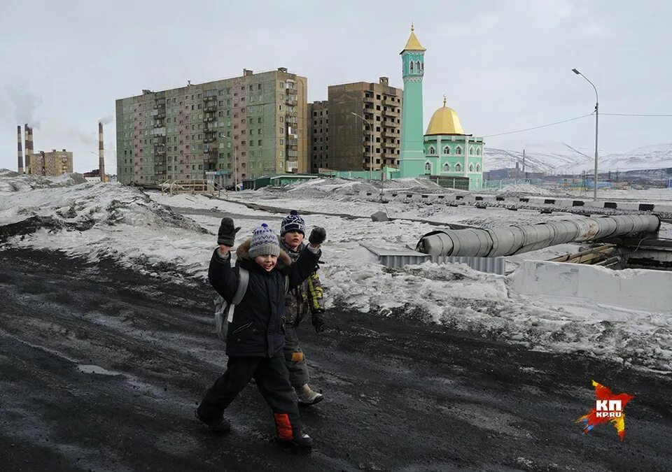 Норильская мечеть Нурд-Камал. Мечеть в Норильске. Нурдкамал намыоне зимнего Норильска. Нурд камаль