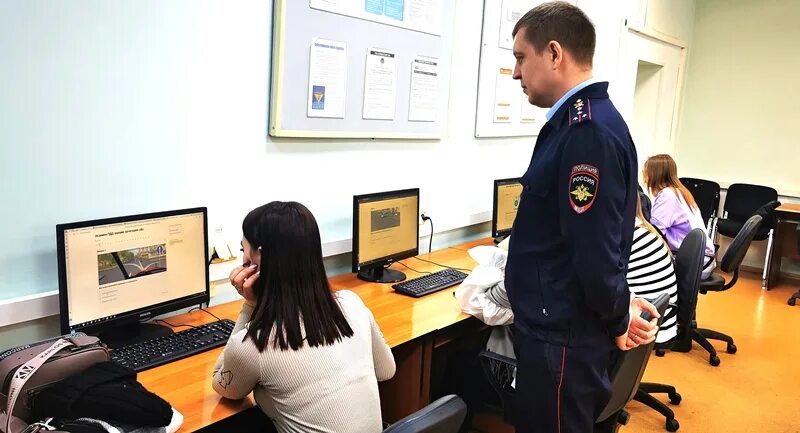 Однажды в гибдд экзамен. Экзамен ГИБДД. Госинспектор ГИБДД. Автошкола в Крымске в . МРЭО ГИБДД.