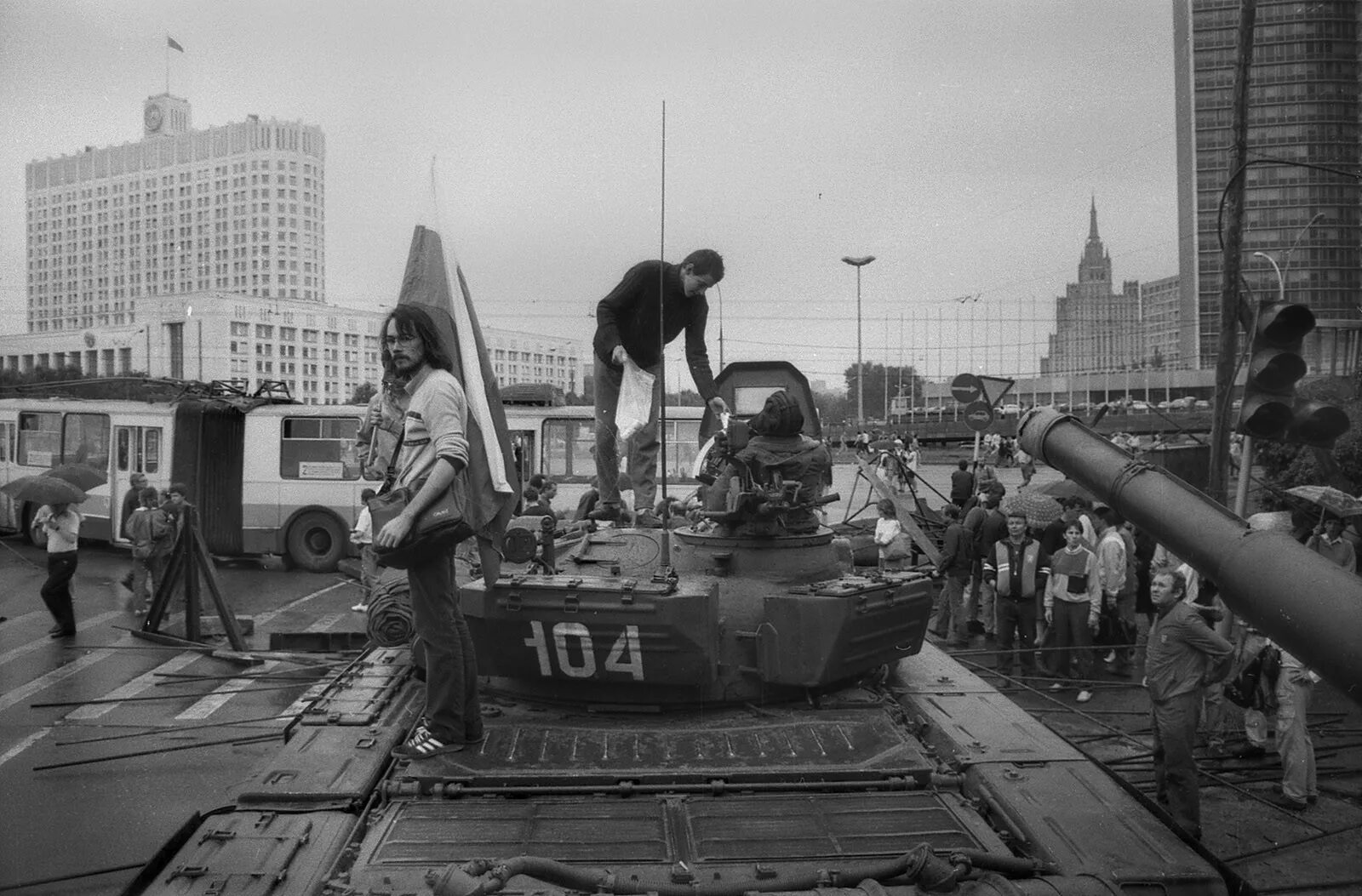 Белый дом в Москве 1991 путч. Августовский путч белый дом 1993. Августовский путч 1991. Путч 1993 Ельцин.