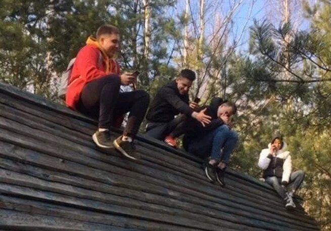Бахов 12 друзей. Влад Бахов 12 друзей. Влад Бахов компания друзей. Влад Бахов Смоленская область. Друзья Влада Бахова.