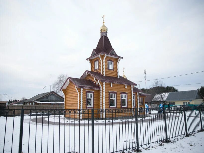 Погода бобровский хмао. Бобровский Ханты-Мансийский район. Храм Покрова Пресвятой Богородицы (Ханты-Мансийск). Бобровка Ханты-Мансийский район. Поселок Бобровский ХМАО.