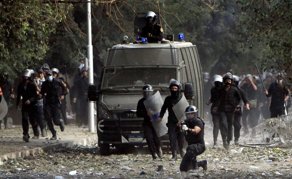 Протестующие в Каире 2012. Полиция Египта. Каир полиция. Протесты в Египте 2011 братья мусульмане. Египет ноябрь 2024