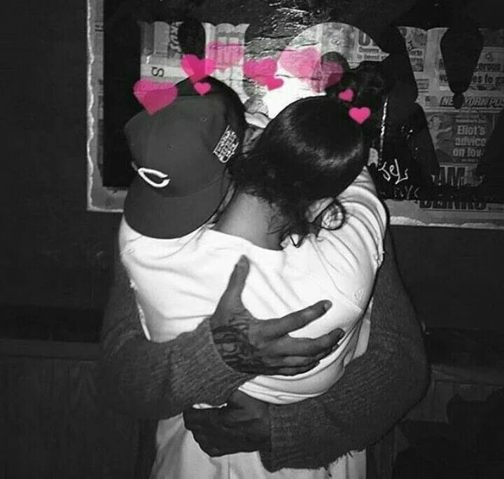 Пара без лица на аву. Руки влюбленных. Парень с девушкой без лица. Красивые парочки ночью без лица. Красивые пары без лица.