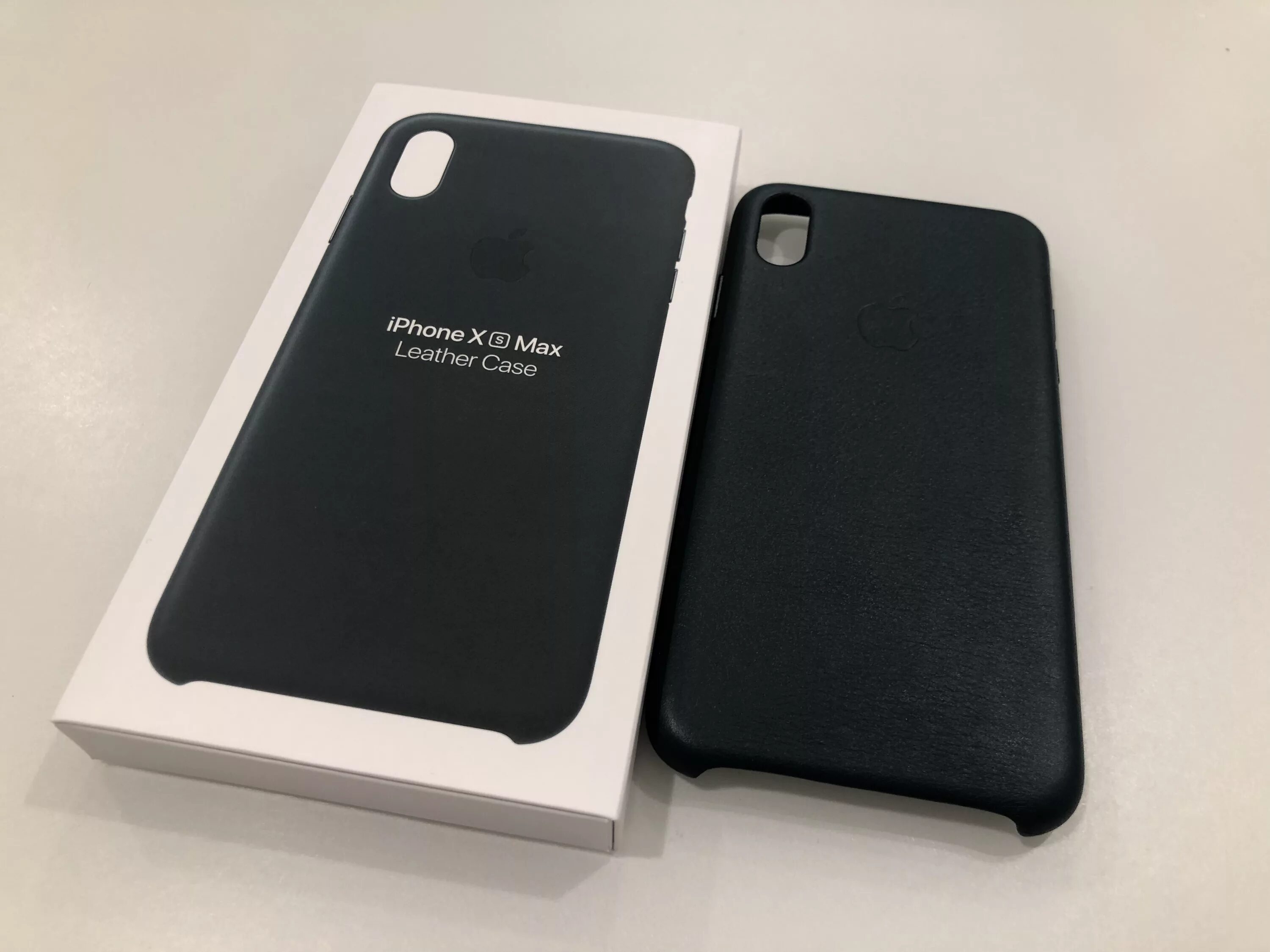 Iphone 13 pro чехол оригинал. Iphone XS Max черный чехол. Кожаный чехол 10 XS Max. Iphone XS Max кожаный. XS Max Apple Case.