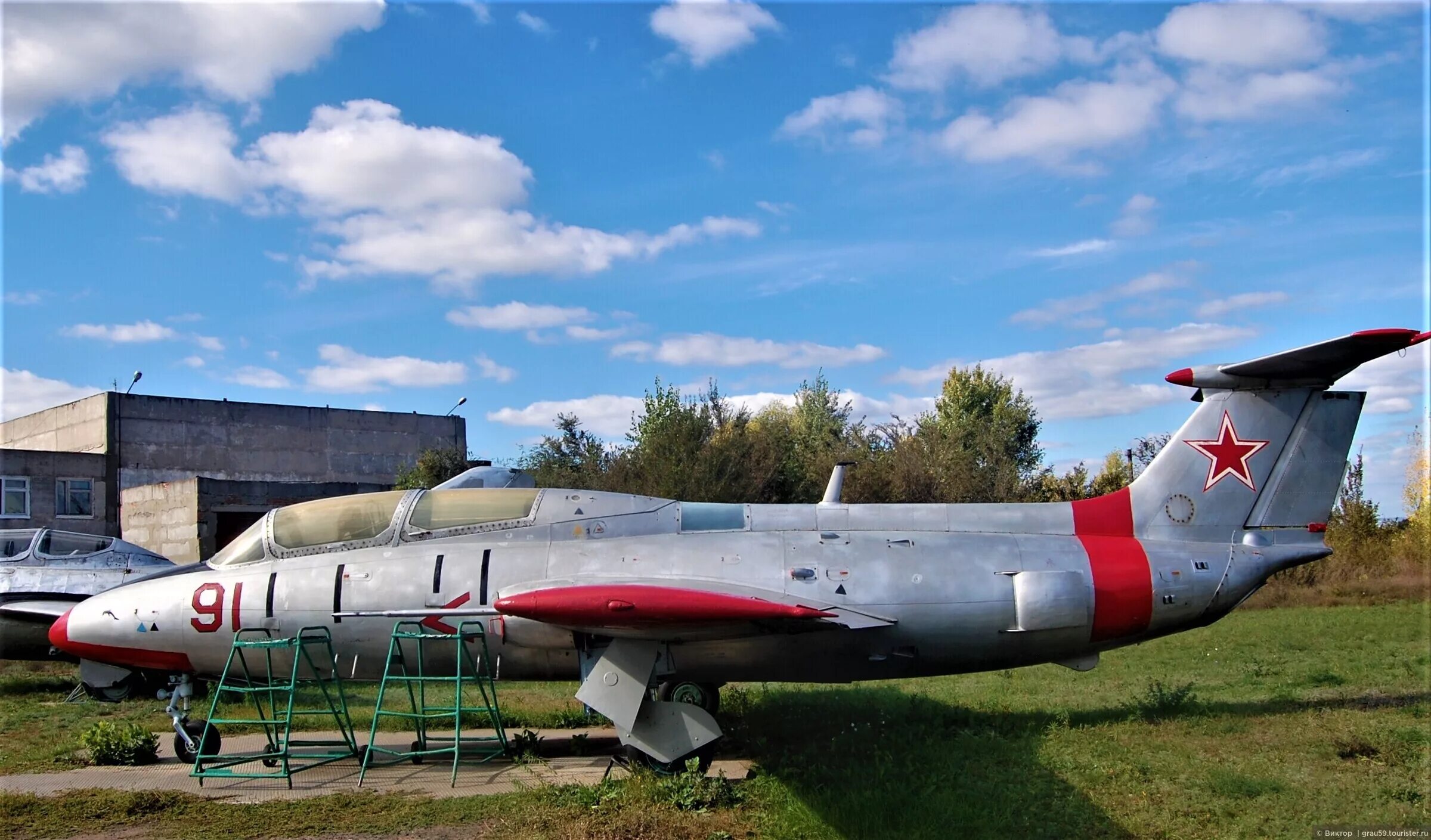 Л-29 шасси. Истребитель л-29. Самолет л 29 можга. 5. Л-29 дельфин.