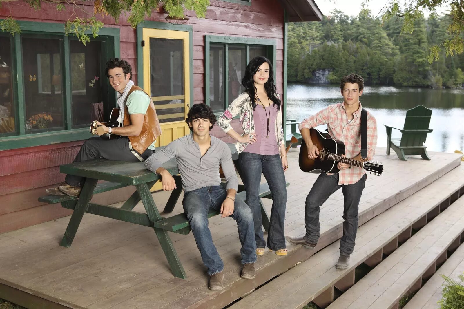 Camp Rock: музыкальные каникулы деми Ловато. Музыкальные каникулы Джонас.