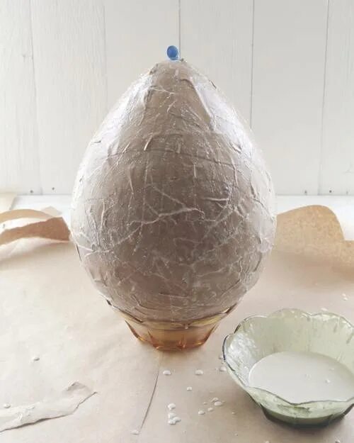 Как сделать яйцо из папье маше