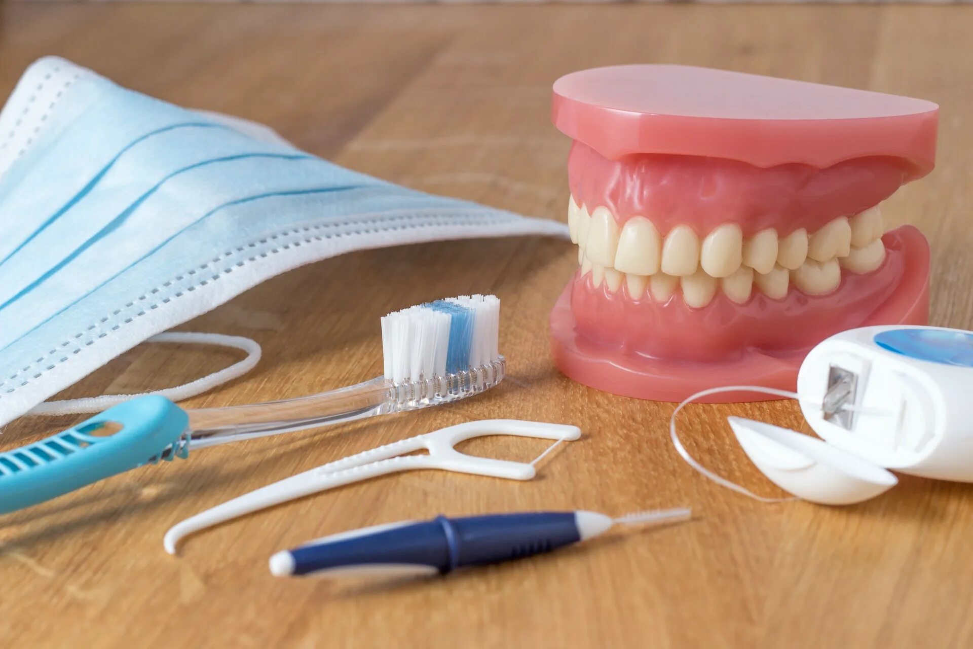 Гигиенический уход полости рта. Гигиена полости рта. Зубная гигиена полости рта. Индивидуальная гигиена полости рта. Гигиена зубов и полости рта.