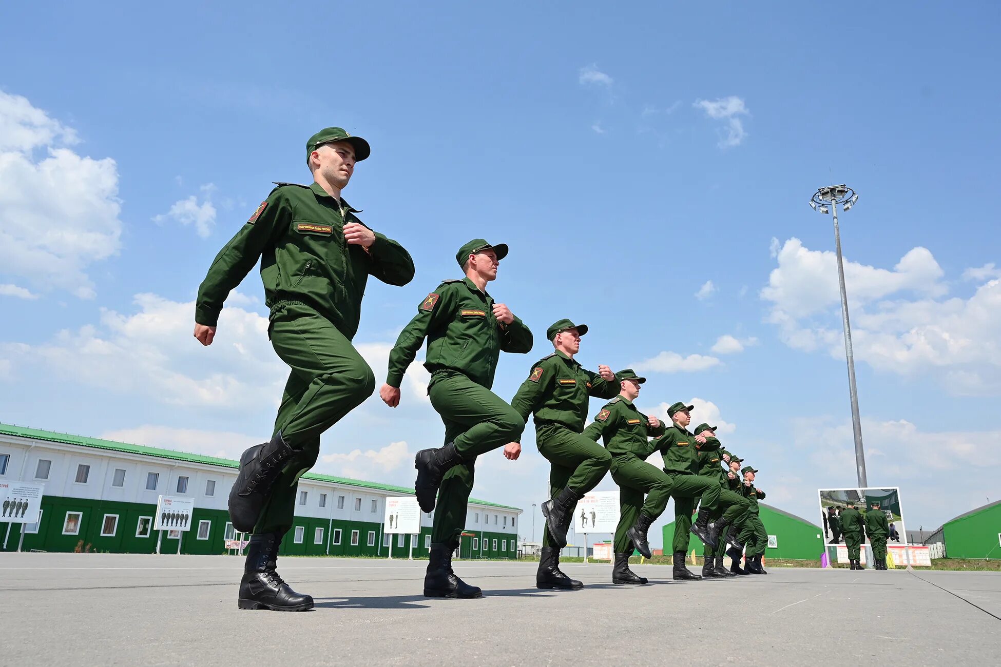 Армия фонка. Дисциплина военнослужащих. Военная служба. Строевая подготовка в армии. Дисциплина в армии.