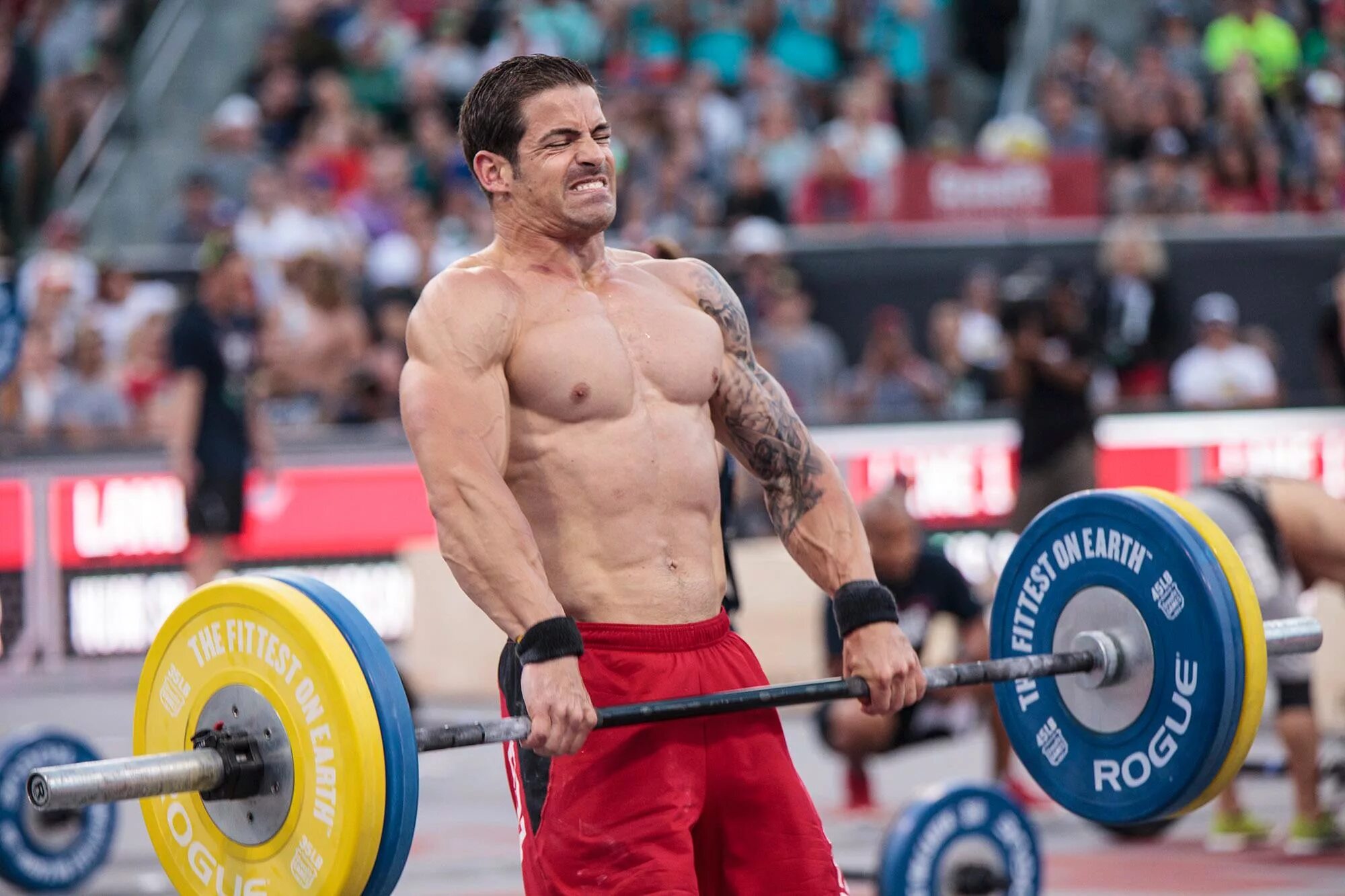 атлет спорт ковров. бодибилдер в магазине. самир баннут 1983. мир атлета. мир атлета на азовской.