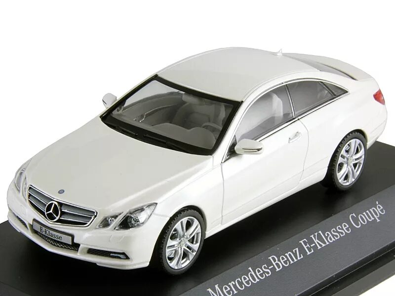 Mercedes w212 1 43. Модель Mercedes-Benz e-class Coupe 1:43. Модель 1/43 Mercedes-Benz e-klasse Coupé (c207) Diamant White met. Mercedes-Benz 430033427 1/43. Мерседес модель масштабный