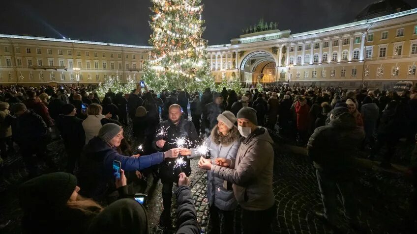 8 декабря 2019. Дворцовая площадь в Санкт-Петербурге новый год 2022. Дворцовая площадь в Санкт-Петербурге сейчас 22.11.2022. Дворцовая площадь в Санкт-Петербурге в новогоднюю ночь.