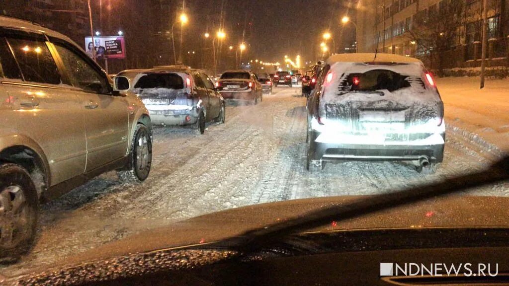 Дороги екатеринбурга сейчас. Екатеринбургские пробки. Пробки Екатеринбург. Пробки в Екатеринбурге фото. Пробки в Екатеринбурге сейчас.