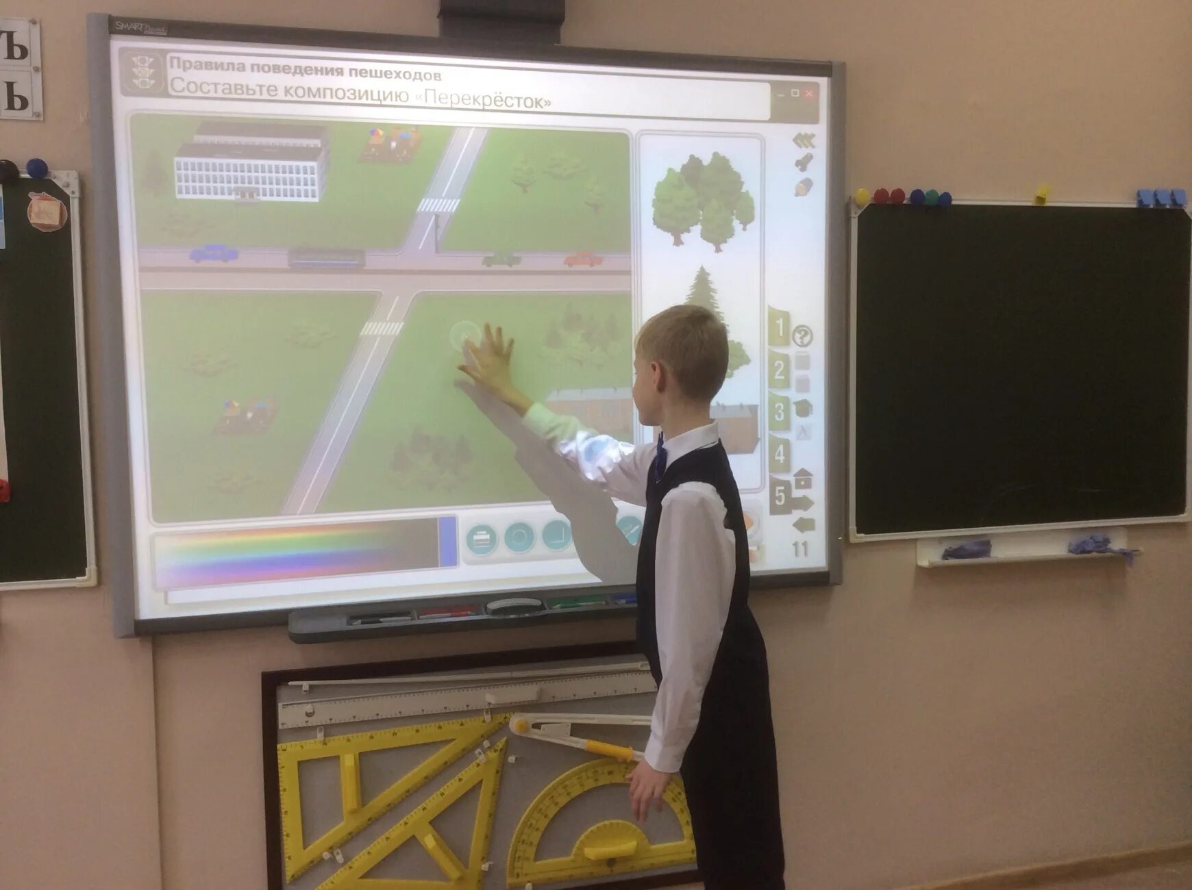 Интерактивный урок 1 класс. Московская школа 2098. Интерактивная доска для школы. Интерактивная доска на уроке. Интерактивный урок в школе.