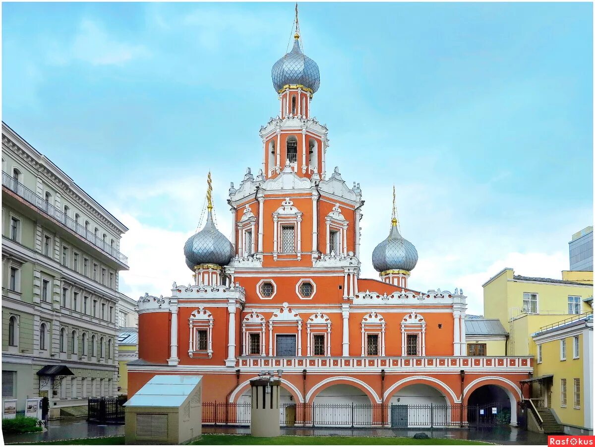 храм знамения на шереметьевом. храм знамения на шереметьевом. храм знамения иконы божией матери за петровскими воротами москва. храм знамения на шереметьевом. церковь знамения пресвятой богородицы на шереметевом дворе.