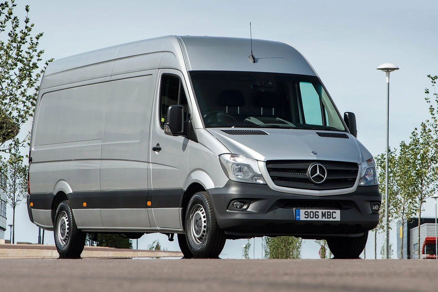 Спринтер что это. Mercedes Benz Sprinter 2021. Mercedes-Benz Sprinter 419 CDI. Мерседес Спринтер 3. Мерседес Бенц Спринтер 2013.