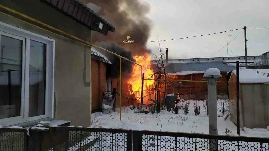 Пожар 29.11.2022 в Володарском районе. Глинки Курганская область пожар. Пожар в Чике Коченевского района. Пожар в апатитском районе. Октябрьский сгорел