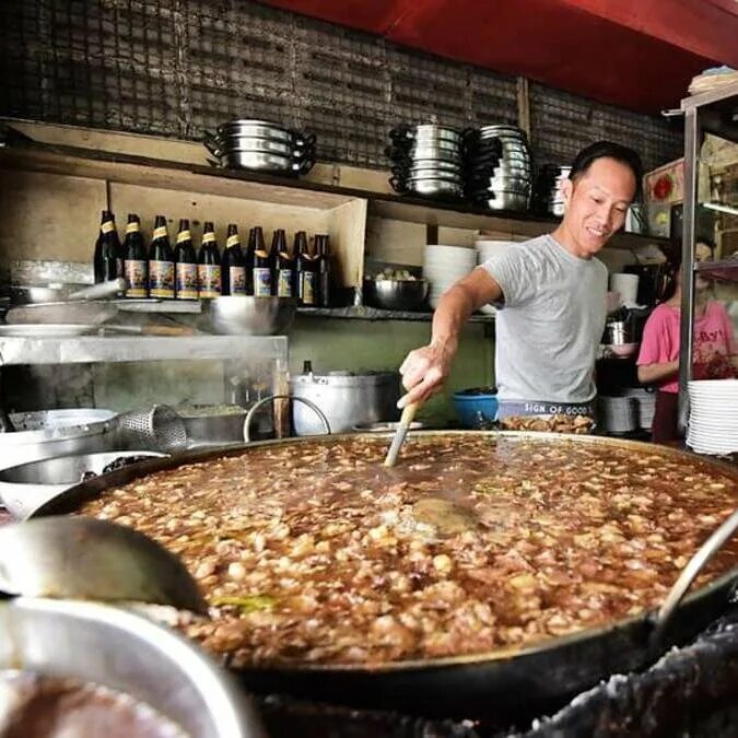 Голубой десерт. Еда на голубой тарелке. Kofta блюдо. Корейская еда пулькоги. Красивые блюда.