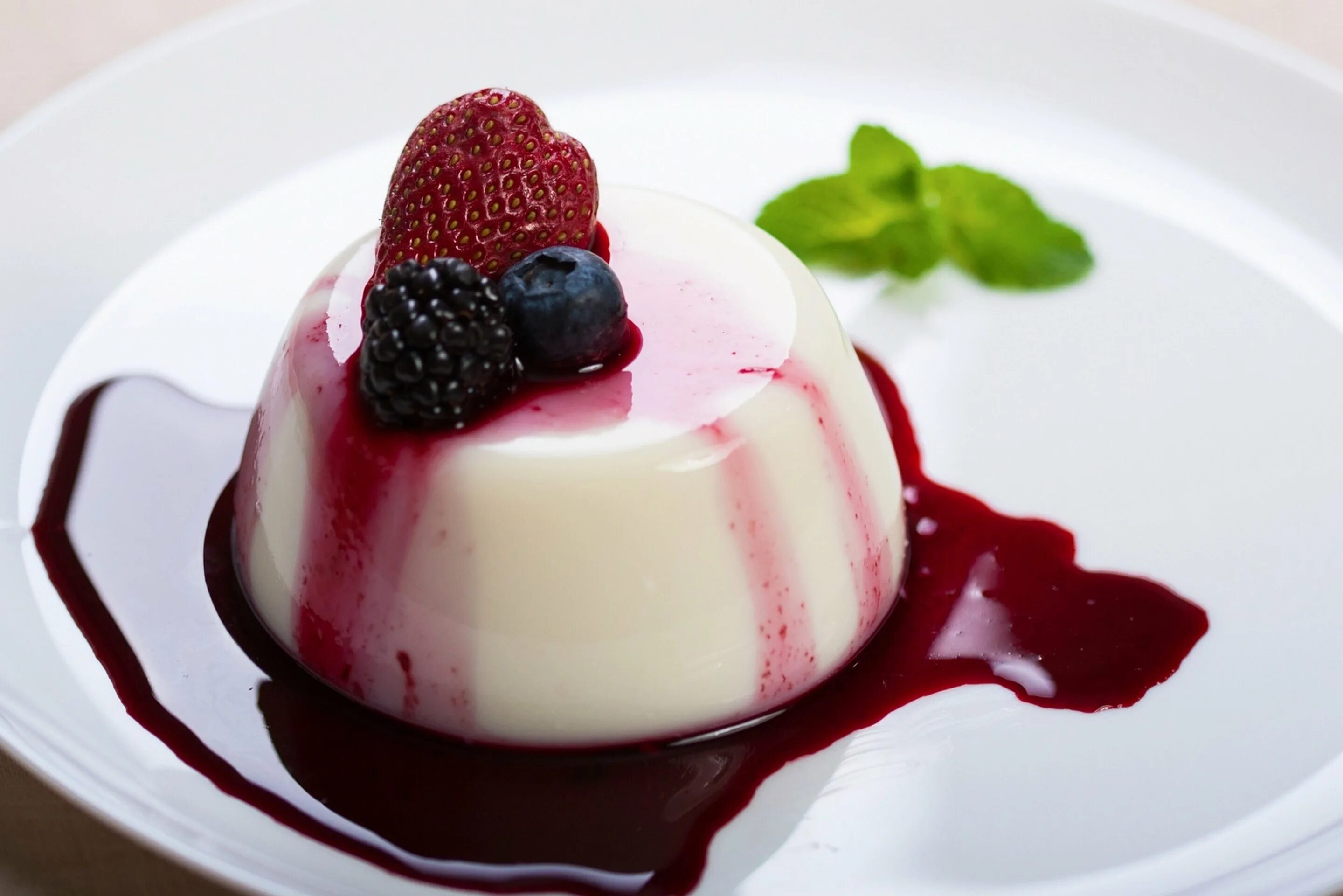 Панна котта. Десерт Панна котта. Итальянский десерт панакота. Итальянская panna Cotta. Желе имя